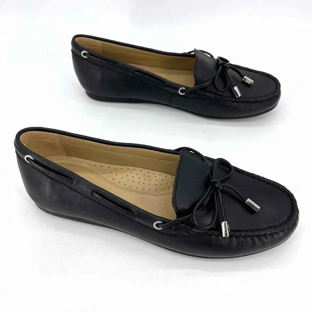 Shoe Size 7.5 Michael Kors Black Leather Loafers - Picture 3 of 4